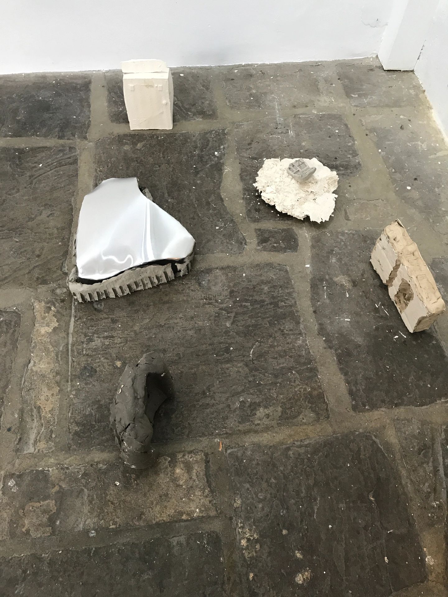 Unfired clay, plaster, aluminium sheet